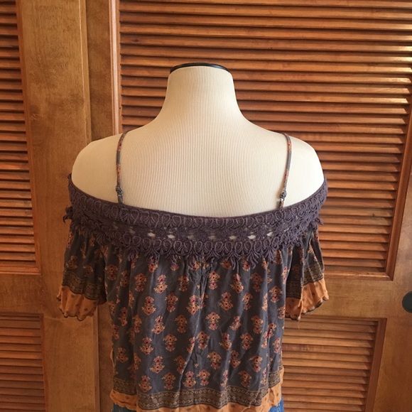 💜 Off the shoulder top with adjustable straps - Picture 2 of 4